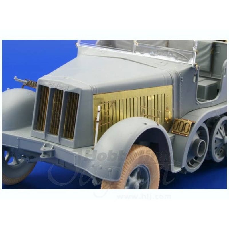 1/35 Sd.Kfz.7 Zugkraftwagen 8t Engine (for Dragon)