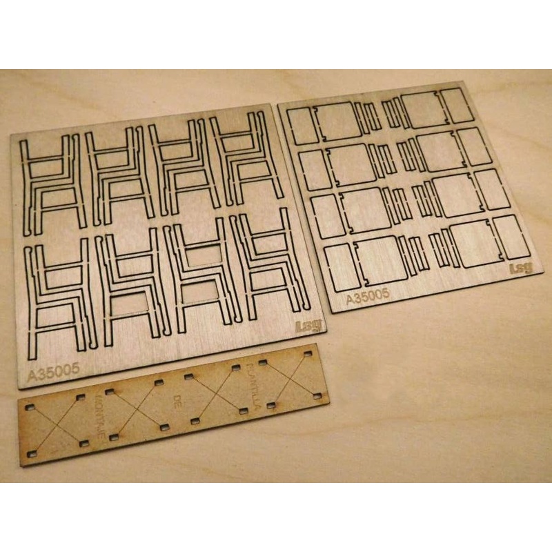 1/35 8 Wooden Chairs