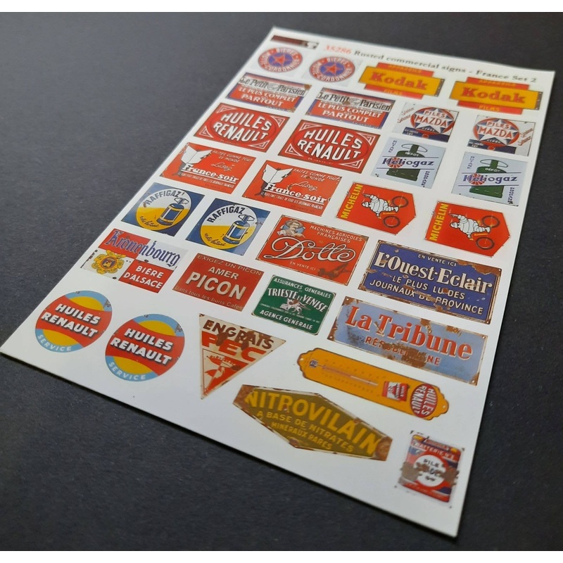 1/35 Rusted Commercial Sign French Set 2
