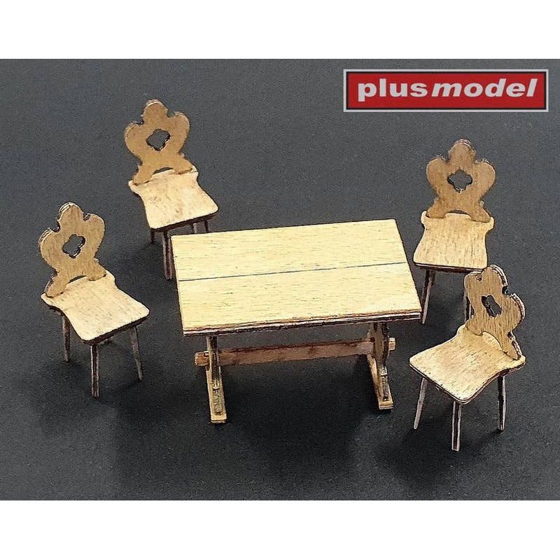 1/35 Country furniture