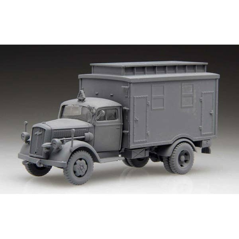 1/72 German Military Truck Medical Type (Sand Camouflage)