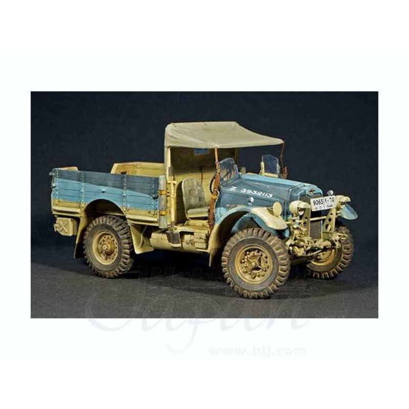 1/35 British Light Truck CS8 - Early Version