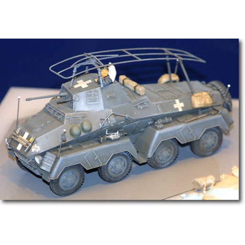 1/35 German 8-wheeled Armored Car Sd.Kfz.232
