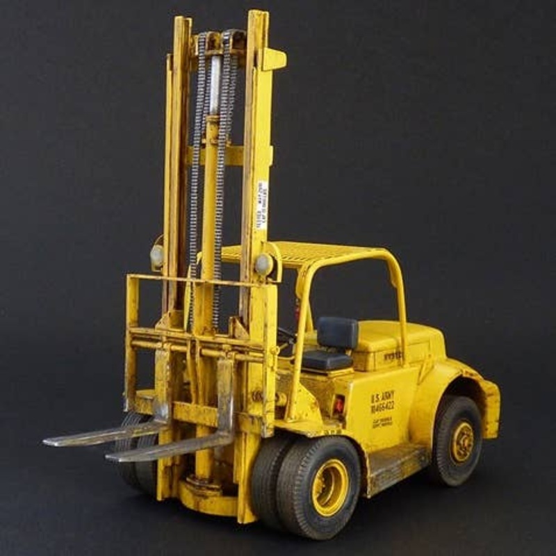 1/35 American Forklift