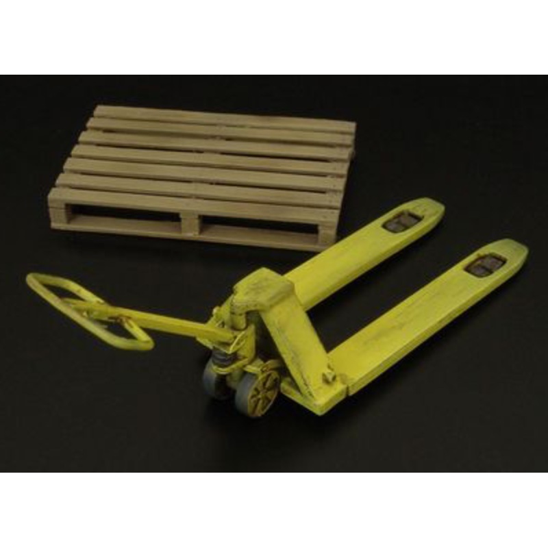 1/32 Pallet Truck w/Palette Resin Kit