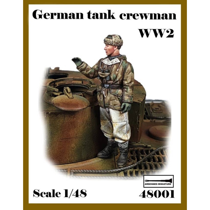 1/48 WWII German Tank Crew In Winter Gear Conveying Information