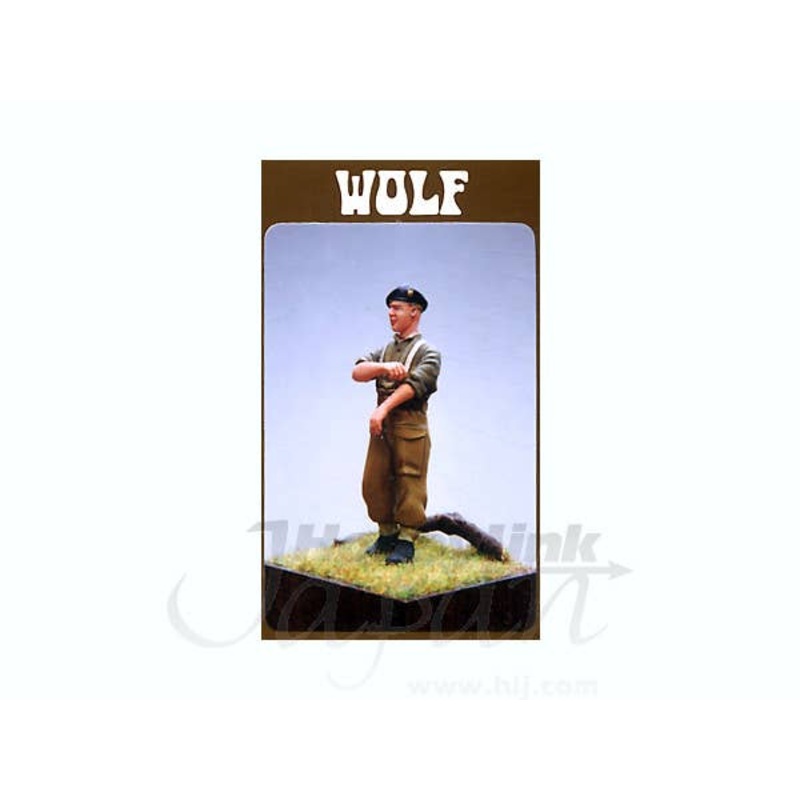 1/35 British Tankman/Infantryman Rolling up Shirt Sleeves WWII
