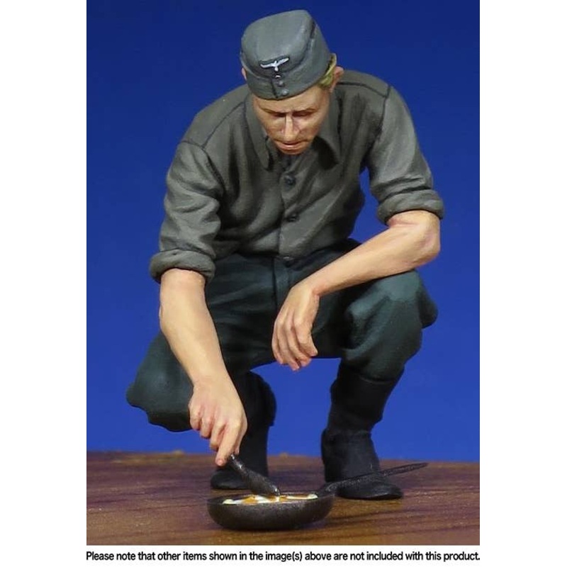 1/35 German Cooking Soldier WWII