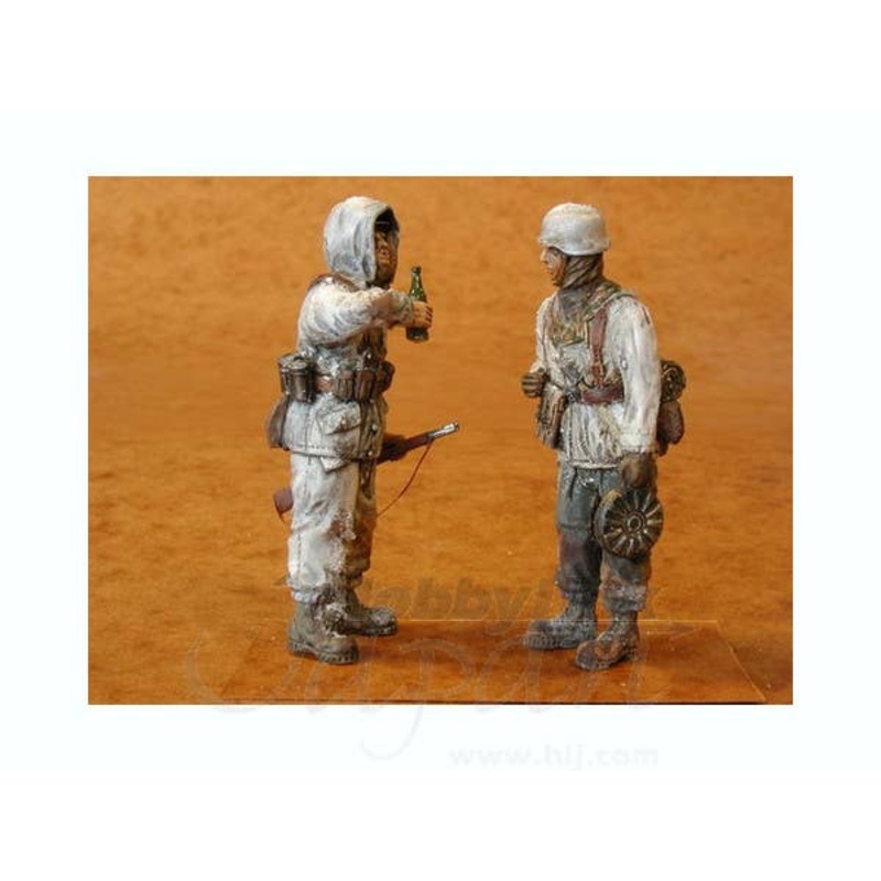 1/35 German Infantrymen Winter (2 fig)