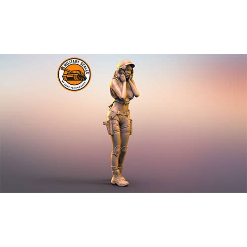 1/35 Military Girl No.5 Automatic Rifle and Hat Statue