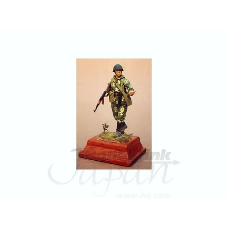 1/35 Soviet Infantryman in Camouflage Suit 1980s