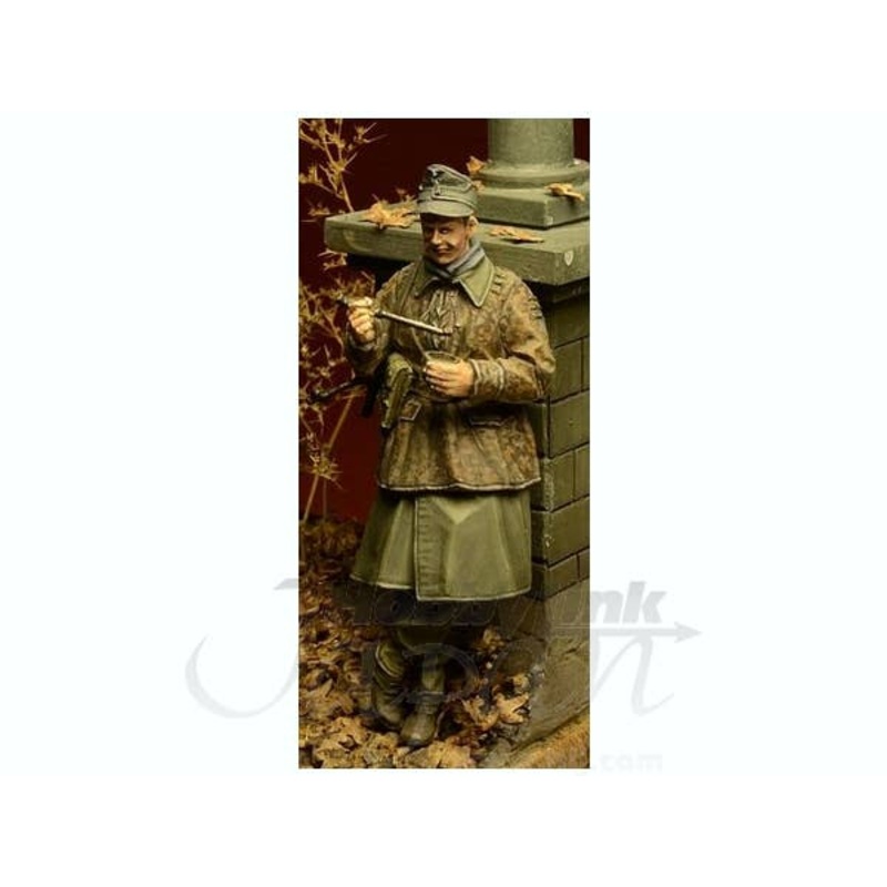 1/35 WSS Noncommissioned Officer During a Meal Ardennes 1944