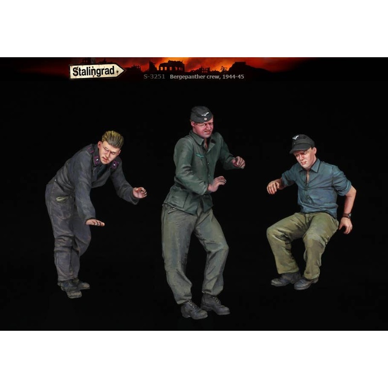 1/35 WWII German Panther Tank Recovery Vehicle Crew Set 1941-45 Working Crew (3pcs)
