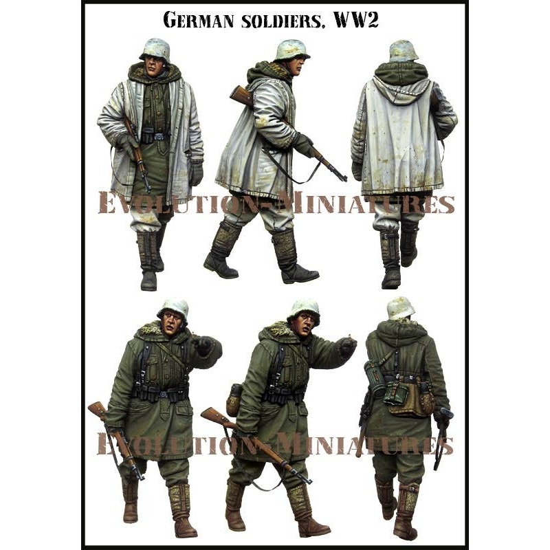 1/35 WWII Two German Soldiers Marching in the Midwinter of Germany Kharkov 1943 (Set of Two)