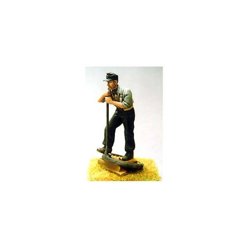 1/35 German Tankman Working on Panther Road Wheel WWII