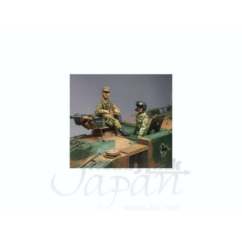 1/35 JGSDF Type 96 Armored Personnel Carrier A Crew (2 figures)