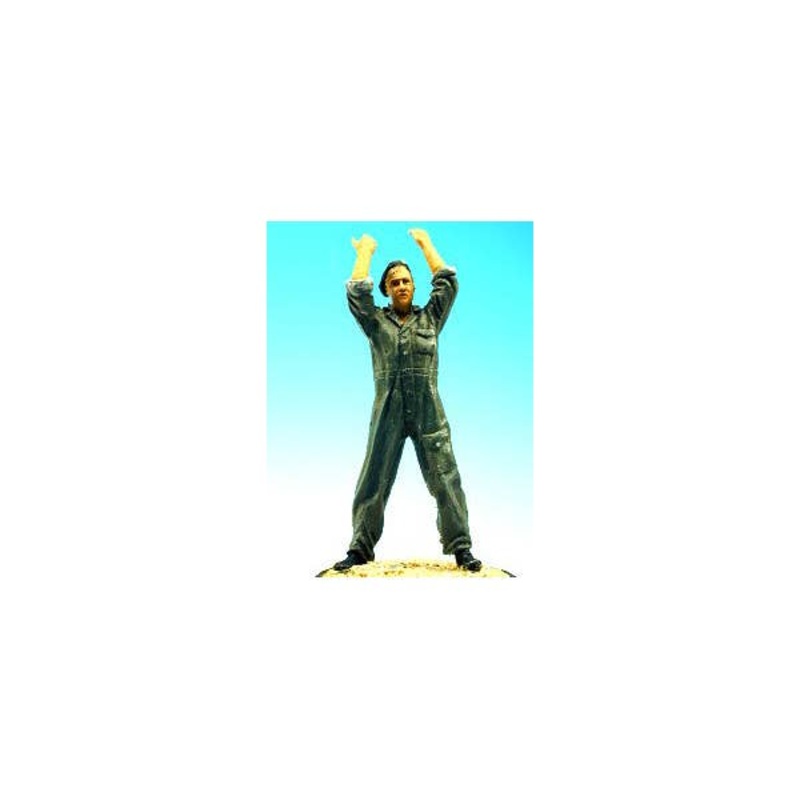 1/35 Modern UK Crewman Standing & Guiding