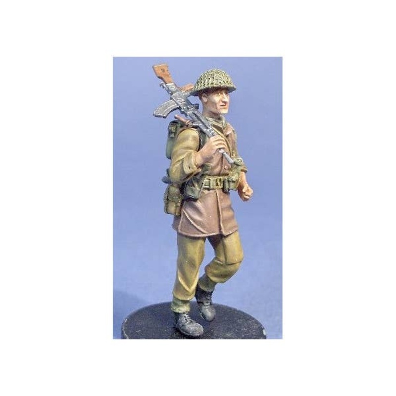 1/35 UK Soldier Walking with Bren Gun