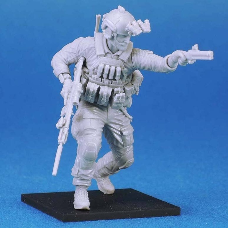 1/35 US NAVY SEAL #3 w/FN SCAR Mk17 & M79 Pirate Gun