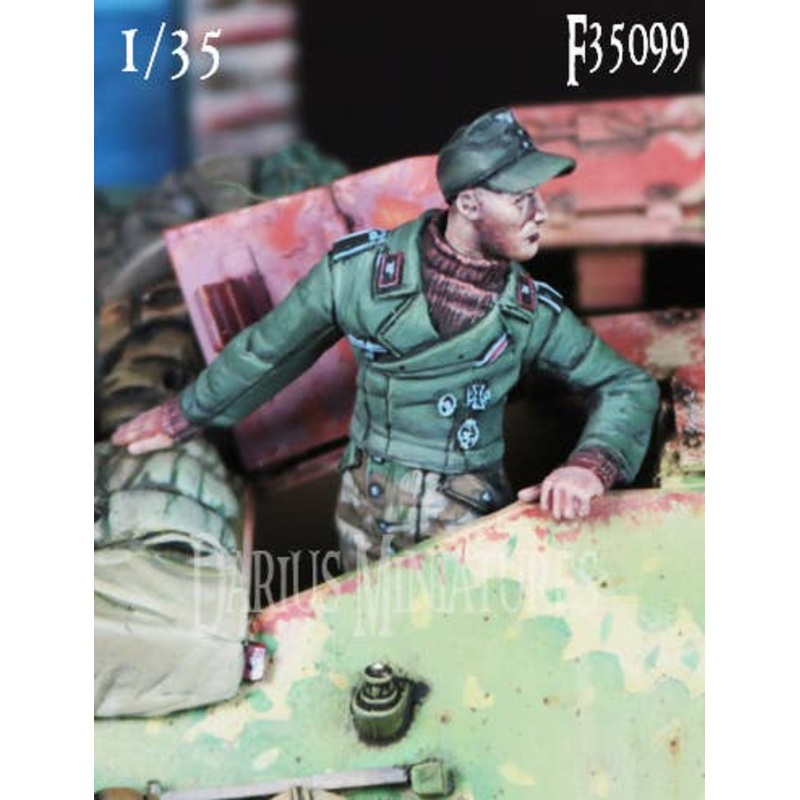 1/35 Wehrmacht Hetzer Crewman #2