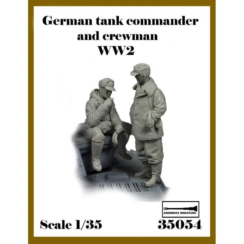 1/35 WWII German Army Resting Winter Tank Commander & Tank Crew Set #1 (2 pieces)