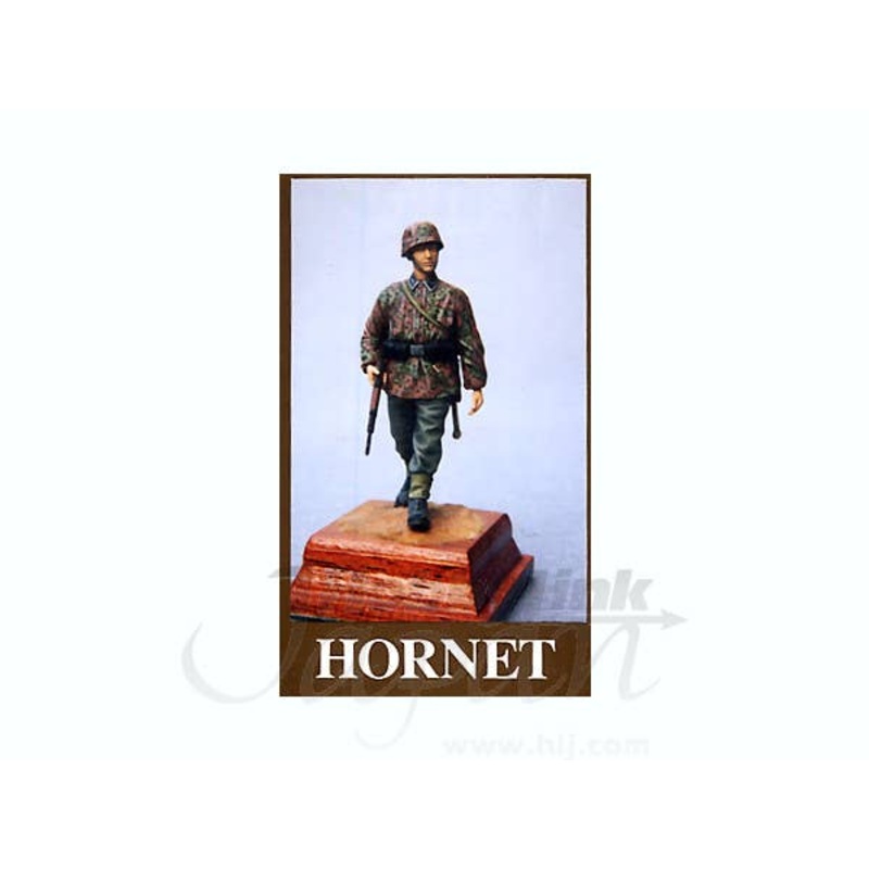 1/35 German Infantry WWII in Camouflage Smock