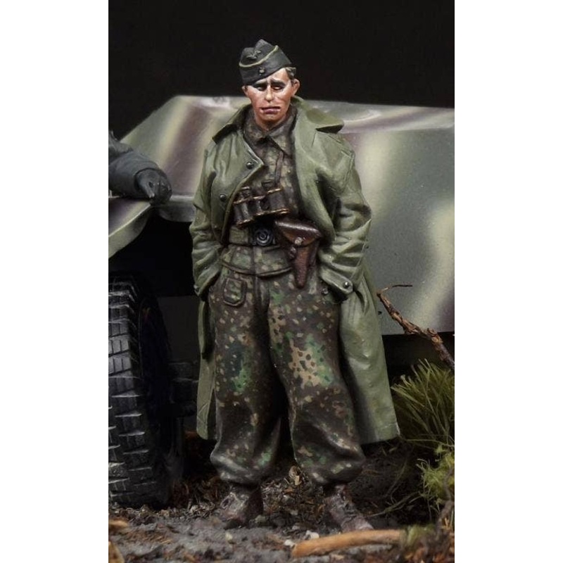 1/35 SS Panzer Recon Officer #2
