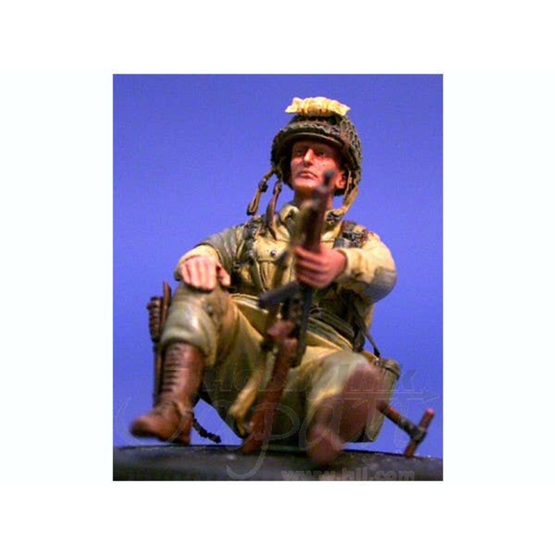 1/35 US Para Seated with Thompson