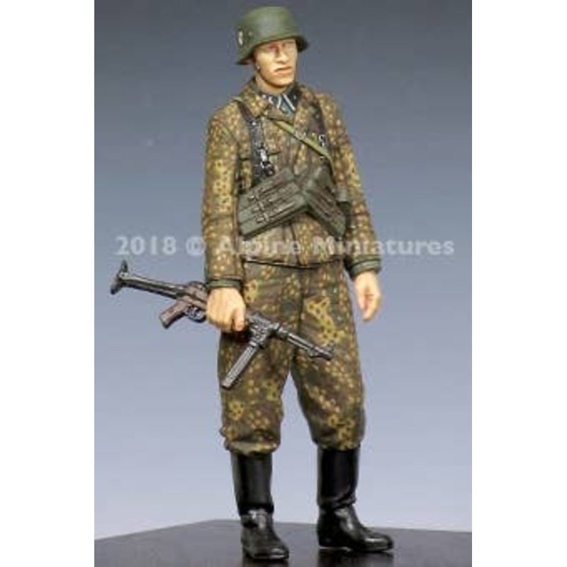 1/35 WSS Grenadier MP40