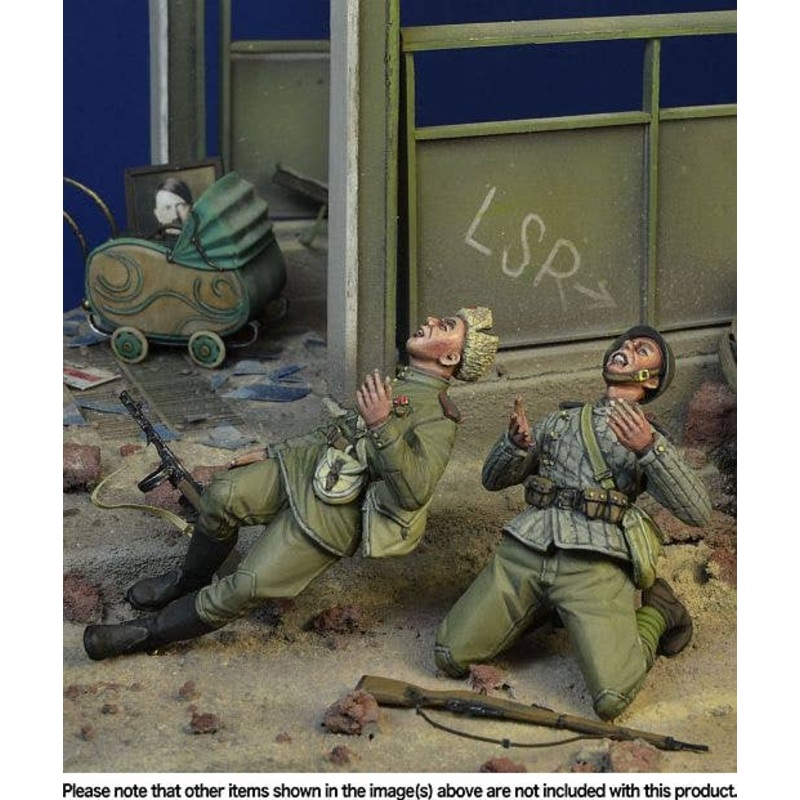 1/35 WWII Soviet Infantry Killed in Action Berlin 1945 (set of 2)