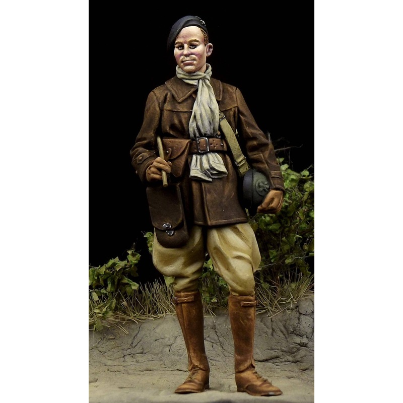 1/35 French Tank Crewman WW II