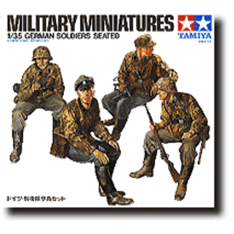 1/35 German Soldiers Seated