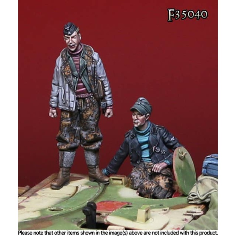 1/35 German WSS Crew (2 Fig)