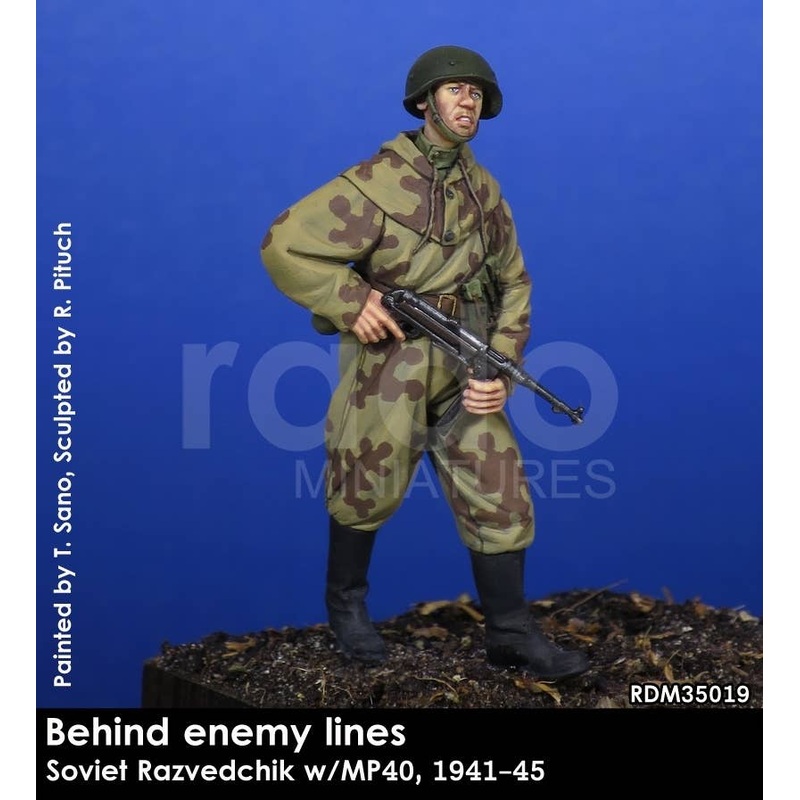 1/35 Soviet Razvedchik w/MP40, 1941-45