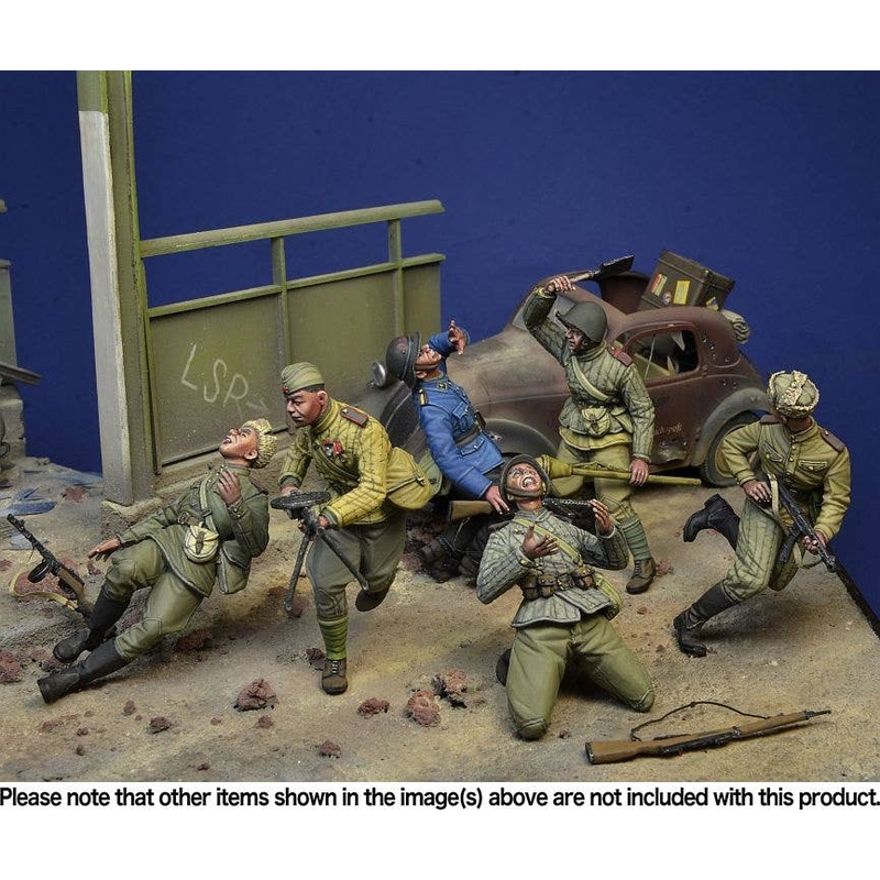 1/35 WWII Dew / Soviet Infantry Set in a lonely Arm And Attacking All-out Berlin 1945 (set of 6)