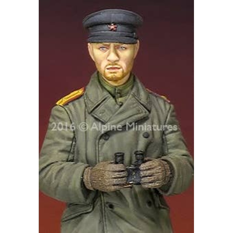1/35 WWII Russian Tank Commander (Winter Coat)