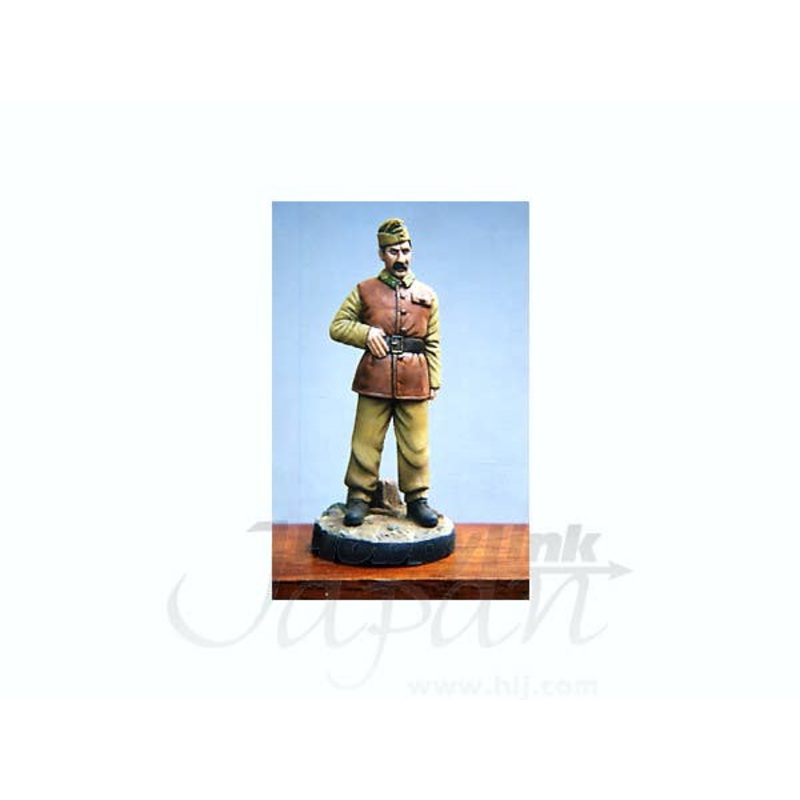 1/35 Hungarian Tiger Tank Crewman WWII