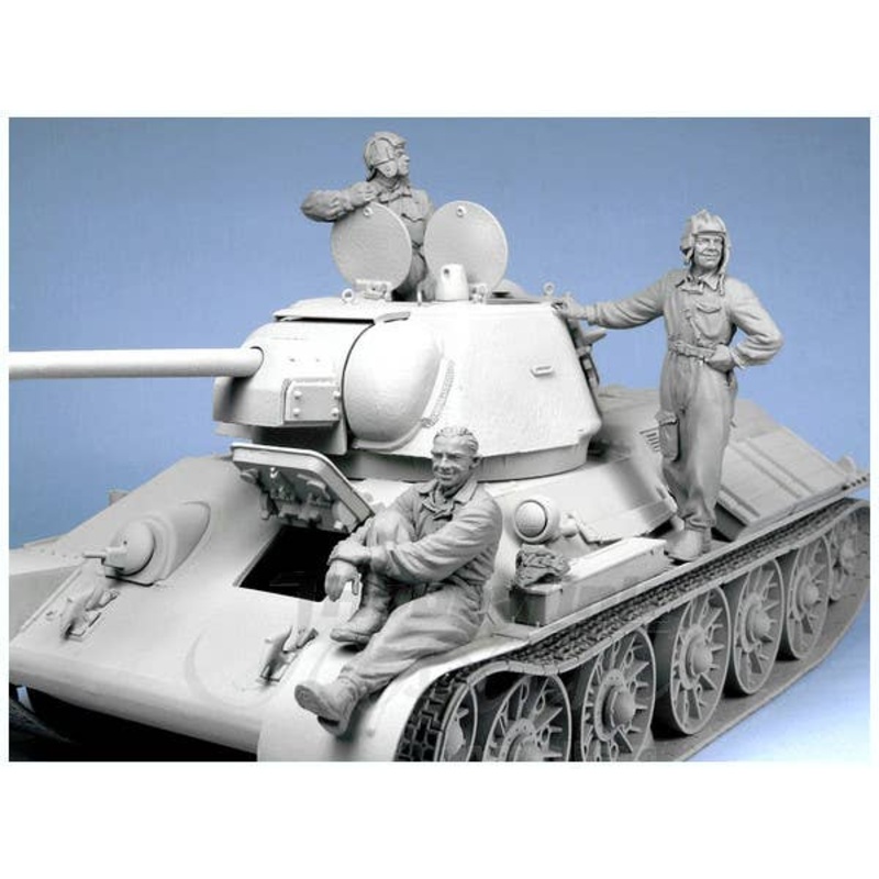 1/35 Soviet Tank Crew Summer 1943-45 (3pcs)