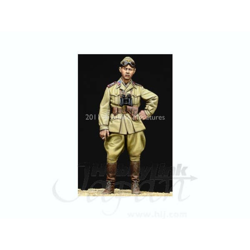 1/35 WWII Italian AFV Officer (1 figure & 2 heads)