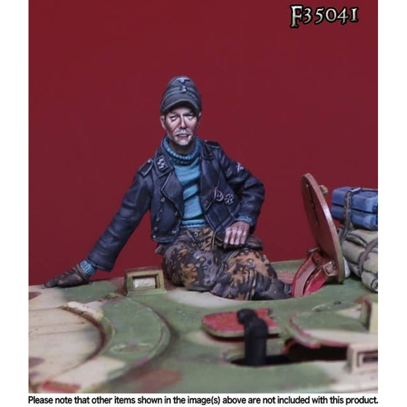 1/35 German WSS Crewman #1