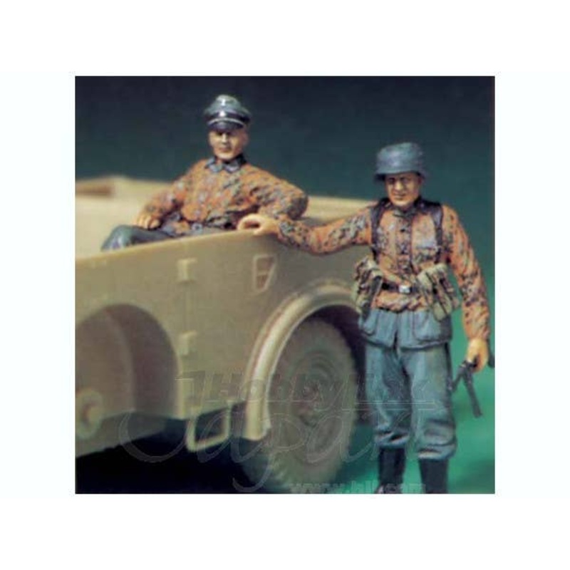 1/35 Waffen SS officer and Infantry