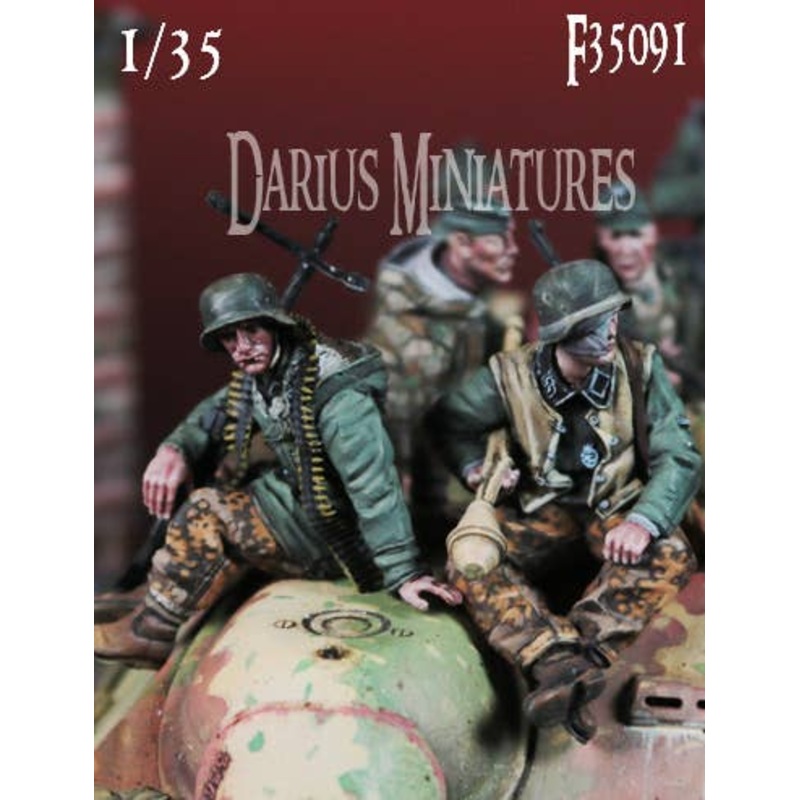 1/35 German WSS Grenadiers