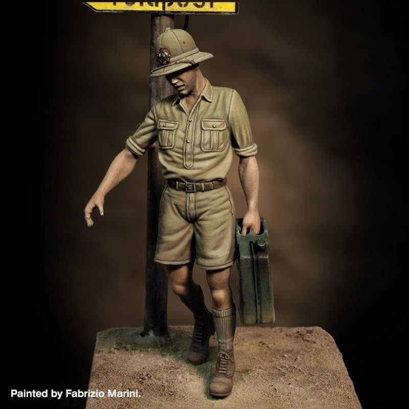 1/35 Italian soldier with jerry can
