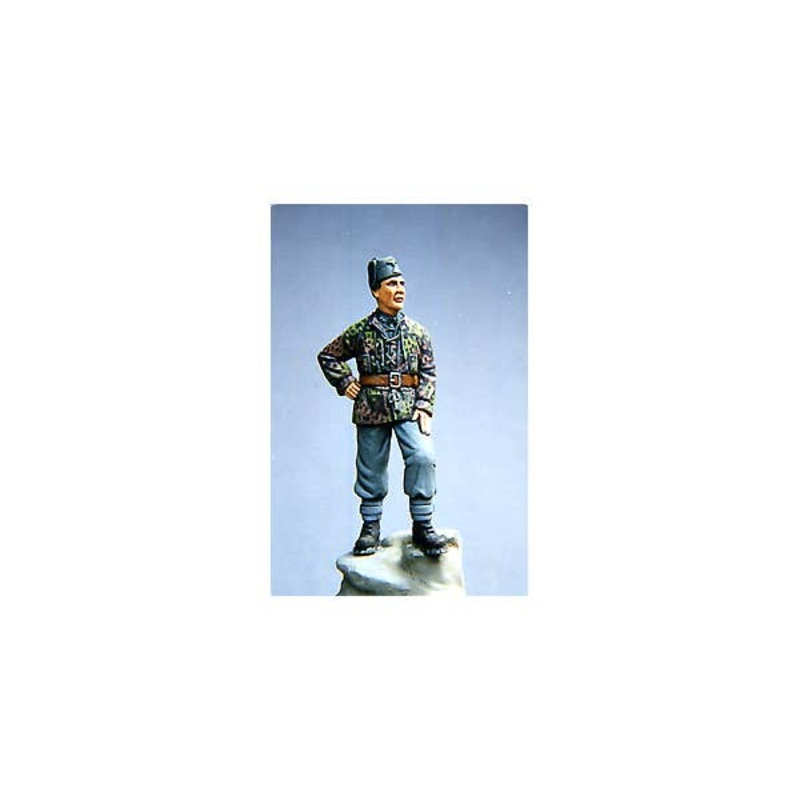 1/35 Officer SS Handschar Div in Camouflage Smock and Fez