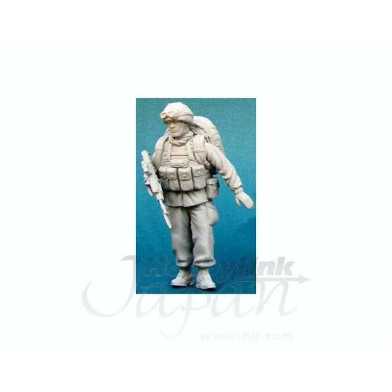 1/35 UK Infantryman + SA80 + Bayonet + Armor