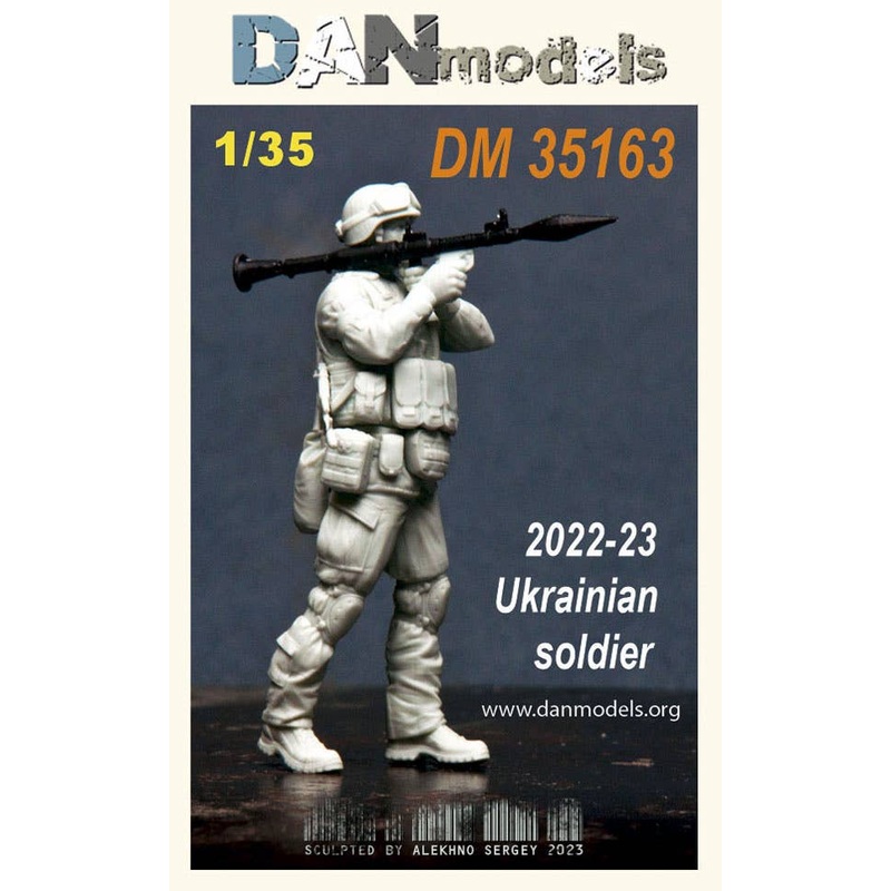 1/35 Ukrainian Soldier with Grenade Launcher, 2022-2023
