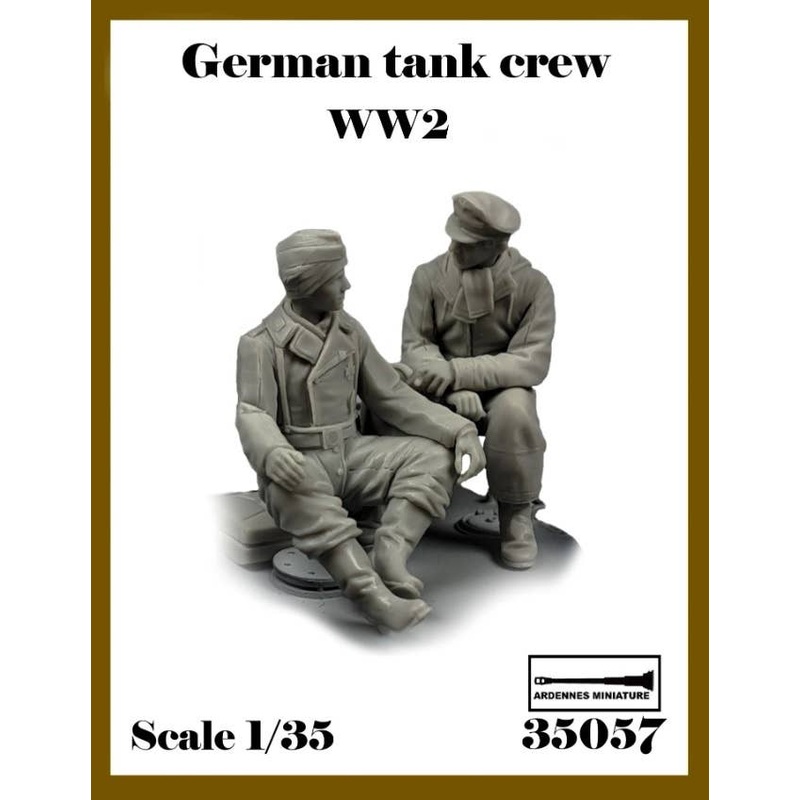 1/35 WWII German Army Resting Winter Tank Crew Set #2 (2 pieces)