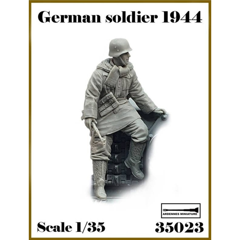 1/35 WWII German Soldier 1944 #2 (1pcs)