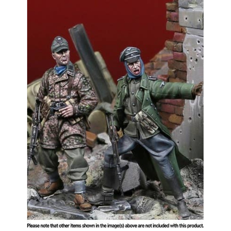 1/35 WWII German Waffen-SS General Set 2 Missing in Action (2 Units Included)