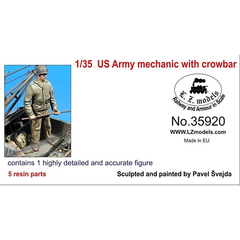 1/35 WWII US Army Mechanic with Crowbar